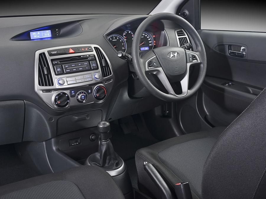  Hyundai i20 5-Door 2012 года  (ZA) (фото 8 из 14)